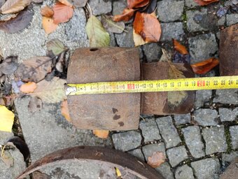 Stará, litinová, hnací kola a řemenice - 8