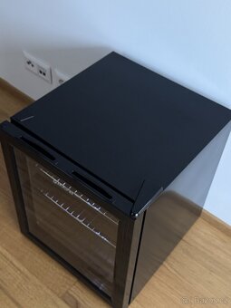 Guzzanti mini lednice s prosklenými dvermi - jako nova - 8