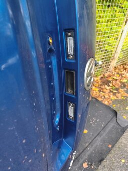 VW Touran  - páté dveře, víko kufru - 8