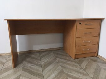 Komoda, šatní skříň, psací stůl - 8