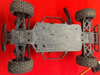 Arrma Senton +Arrma Granite - 8