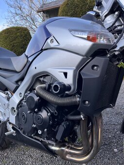 Suzuki gsr 600 - 8
