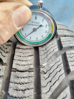 235/55/19 zimni pneu CONTINENTAL 235/55 R19 - 8