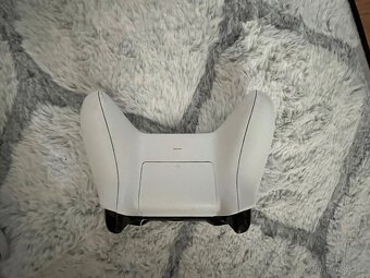 Xbox One S s mechanikou, 2 ovladače a 4 hry- vše plně funkčn - 8
