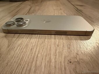 Prodám iPhone 16 pro 256 GB + Quadlock pouzdro - 8