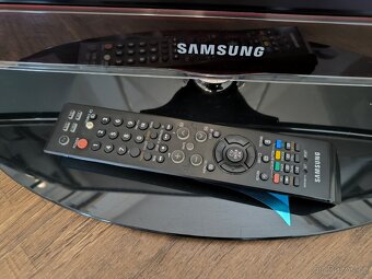 LED Televize Samsung UE32C4000 - 32" (82 cm) - 8