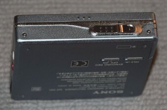 Minidisc Sony MZ-R91, manual, AA adapter, manual, MD disky - 8