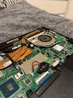 ASUS ZenBook UX580GD - 8