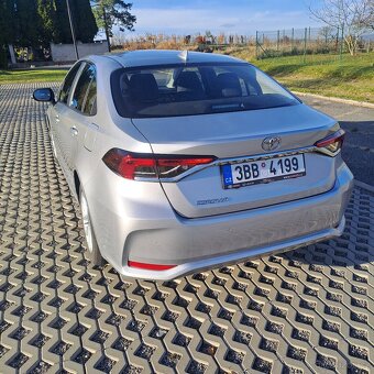 Toyota Corolla 1,5 / 92 kW, automat, v záruce - 8