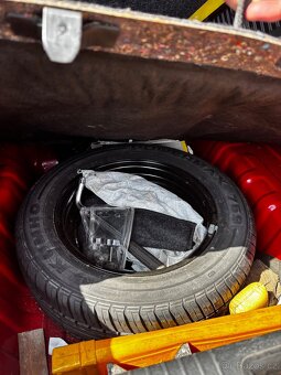 Hyundai Accent - 8
