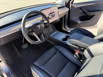 Tesla Model Y RWD Basis 2024 (EU) 37700 € - 8