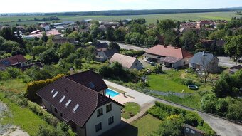 Prodej RD (4+1/3kk), bazén, 1 306m2 pozemek, Zaječice u Chru - 8
