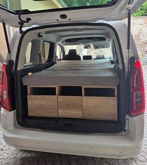 Kempovaci box pick up MPV vestavba obytná camp - 8