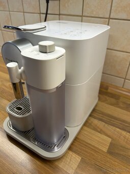 Kávovar Nespresso Lattissima - 8