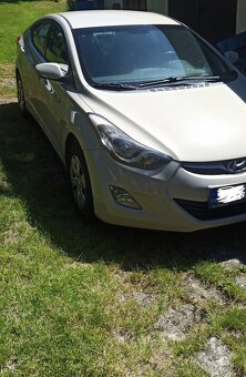 Hyundai Elantra 1,6 benzín - 8