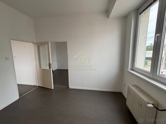 Rokycany-pronájem 3 kanceláří. - 8