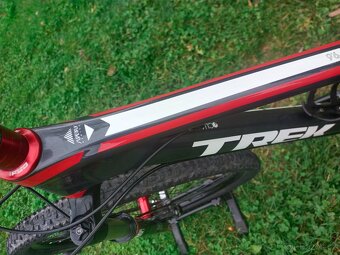 KARBONOVÉ HORSKÉ KOLO 29 .,. TREK VELIKOST XS - 8