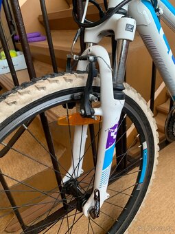 Dětské / juniorské kolo Cube 240 - 8