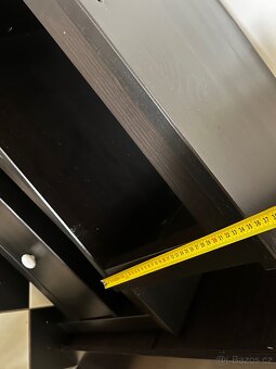 Hemnes IKEA police cernohneda - 8