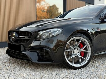 Mercedes-Benz AMG E 63 S 4Matic Panorama,360,Burmester,750PS - 8