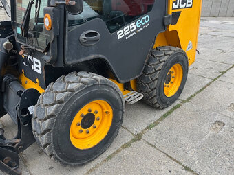 JCB 225 T4 robot - 8