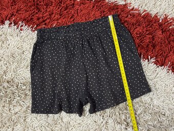 2x letní kraťasy v.122 - 8