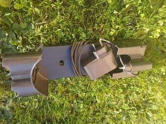 Tyčový vysavač DYSON V8 - 8