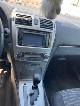 Toyota Avensis 2,2 D-cat - 8