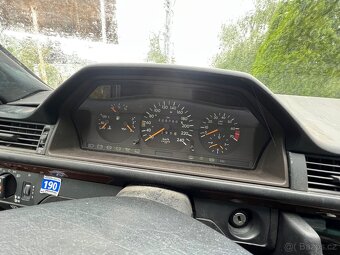 Mercedes Benz w124 E200TE - 8