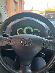 Toyota Corolla Verso - 8