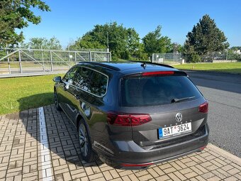 VW Passat B8/2.0TDI/140 kW/DSG/180tkm/matrix/virtual - 8