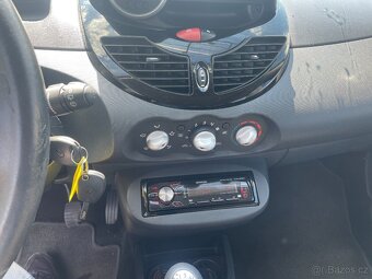 RENAULT TWINGO LIMITED 1.2i 55KW 1Majitel ČR 2014 - 8