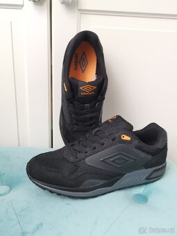 Umbro tenisky nové 42 sneakersy - 8