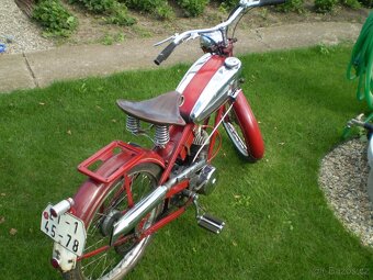 JAWA Special JAWA Robot zadní světlo hlinikové značeno FJ - 8