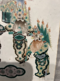 Ručně malované porcelánové talíře s čínskými rodinnými zelen - 8