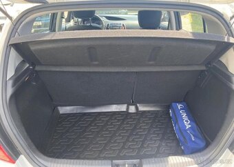 Hyundai i20 KLIMA-NÍZKÉ KM-ISOFIX - 8