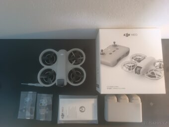 DJI NEO dron se 3 bateriemi a nabíjecí hub - 8