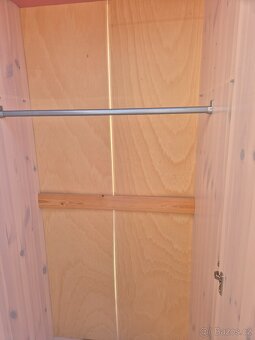 Dětská dřevěná skříň - 8