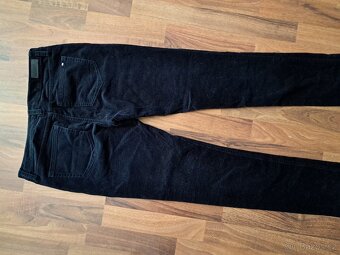 Tomi Hilfinger vel.M - 8