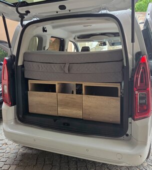 obytná vestavba kempovaci Pick-up MPV spací vestavba - 8