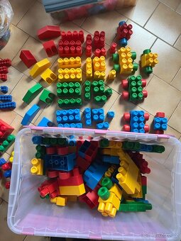 velká stavebnice - velké kostky - 700 ks  - třeba do školky - 8