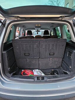 VW Sharan  7 míst 7N .2.0TDI 125kW - 8