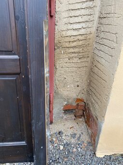Dveře dřevěné včetně obložek, dekor palisandr, kování, 70 L - 8