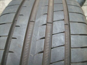 alu kola Superb3 Passat B8 GY F1 235.45.18" 95% - 8