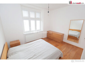 Světlý byt 2+kk, 51 m2, po kompletní rekonstukci, zařízený,  - 8