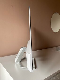 Monitor HP, klávesnice a myš Dell - 8