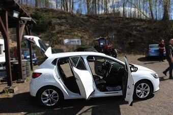 Renault Clio - 8