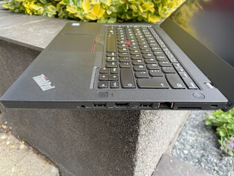 Lenovo T480 - CPU i7, NVIDIA GeForce, LCD 2560x1440, IR kam - 8