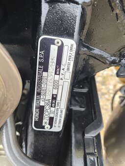 Honda Hornet 600F - 8