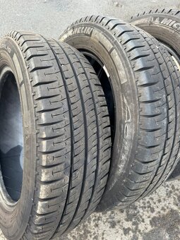 215 60. R17 C  michelin - 8